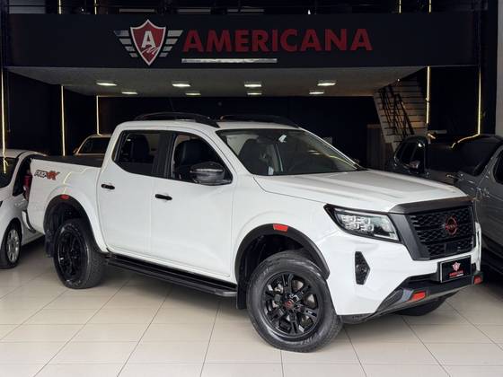 NISSAN FRONTIER 2.3 16V TURBO DIESEL PRO4X CD 4X4 AUTOMÁTICO